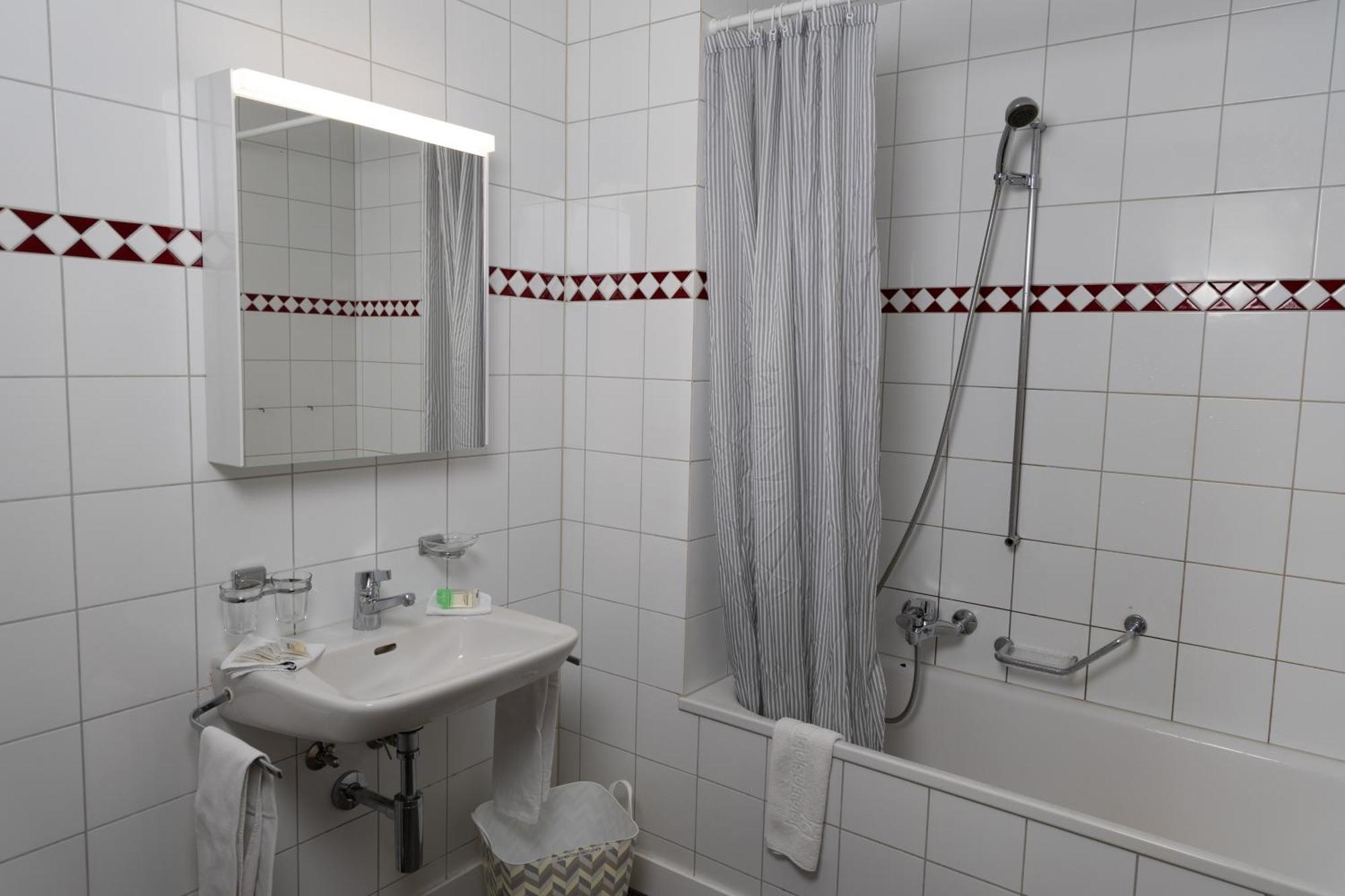 Gasthof Zur Traube Roggwil  Exterior foto